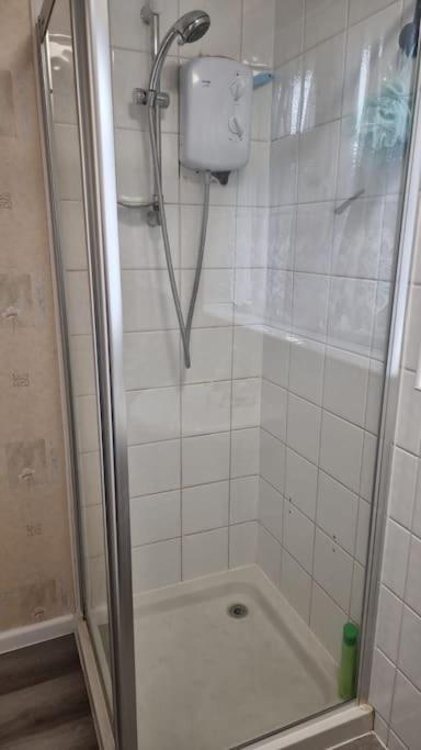 Coolfin House-Close To Excel, Contractors, Relocators, Paid Parking Villa London Exterior photo