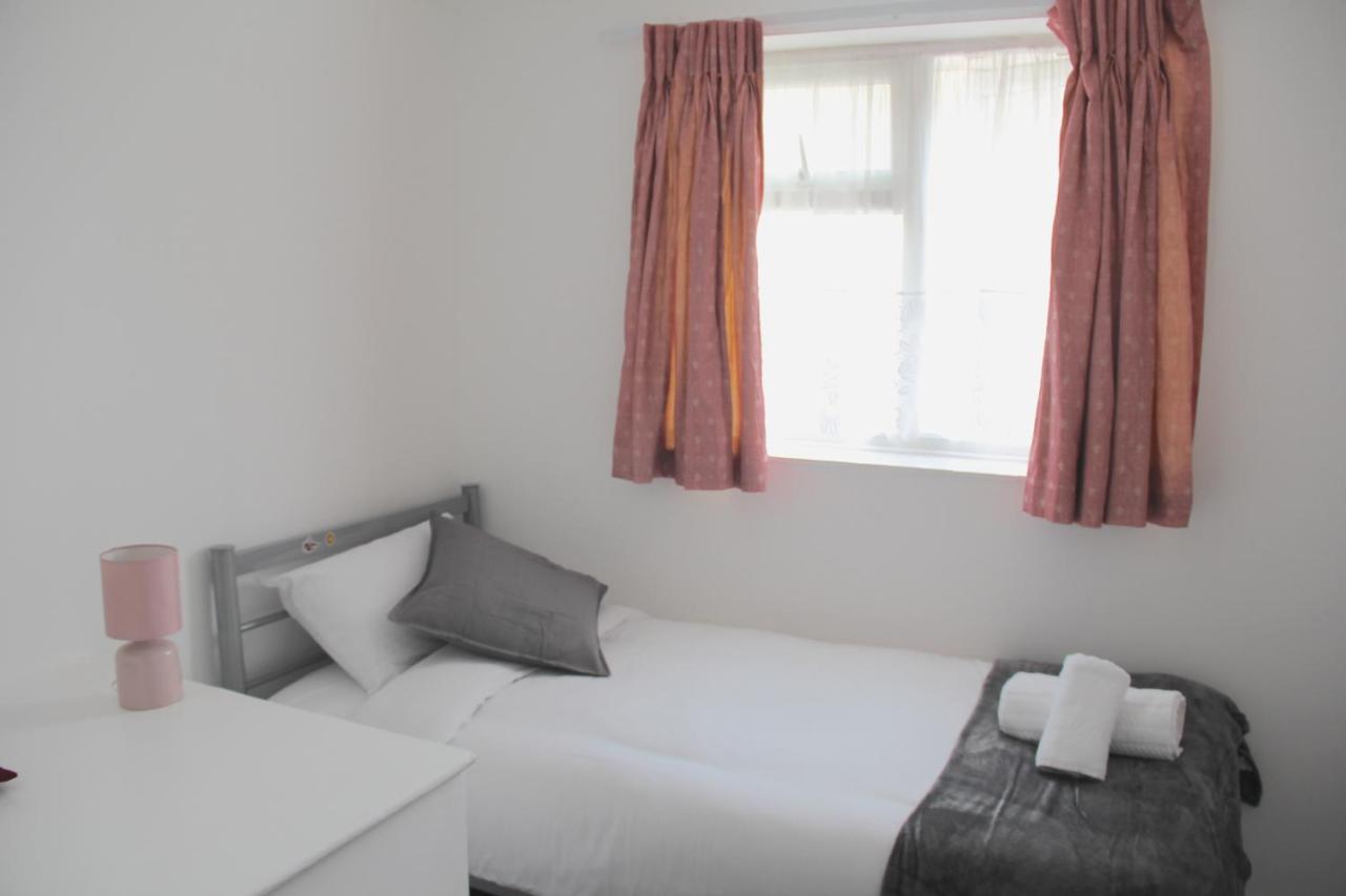 Coolfin House-Close To Excel, Contractors, Relocators, Paid Parking Villa London Exterior photo